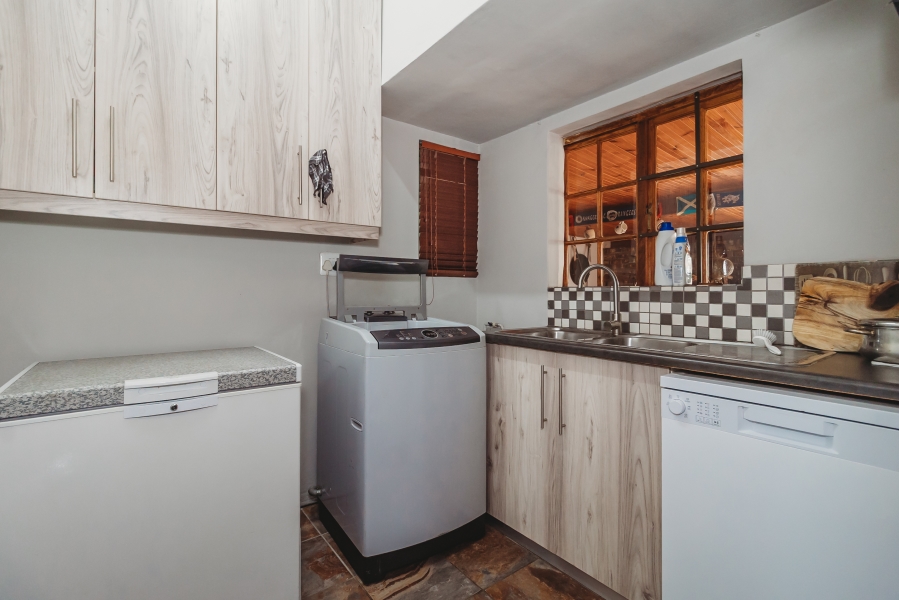 5 Bedroom Property for Sale in Dormehls Drift Western Cape